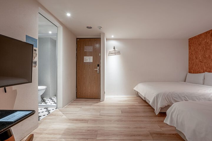 Room 26 of 53
