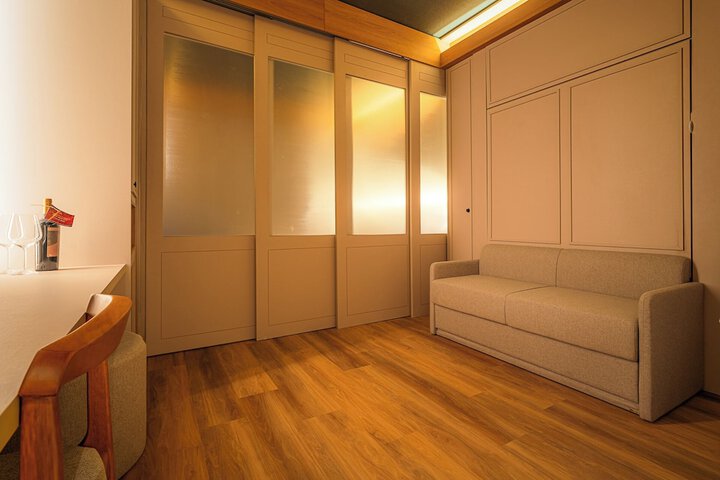 Room 4 of 47