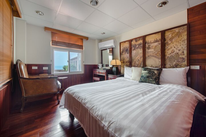 Room 20 of 97
