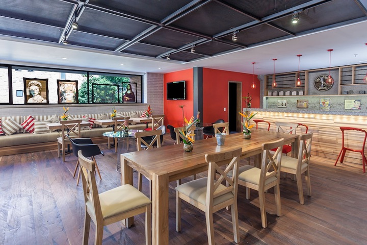 Breakfast area