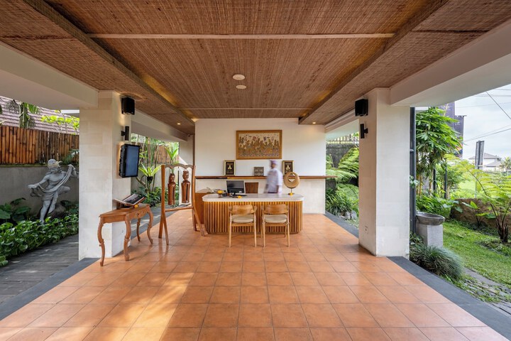 Lobby Photos