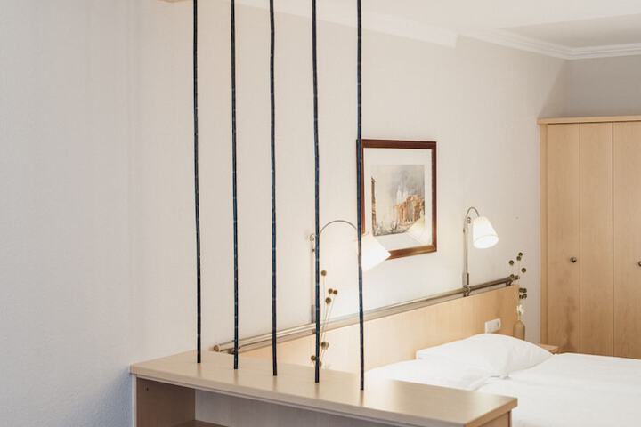 Room 10 of 62