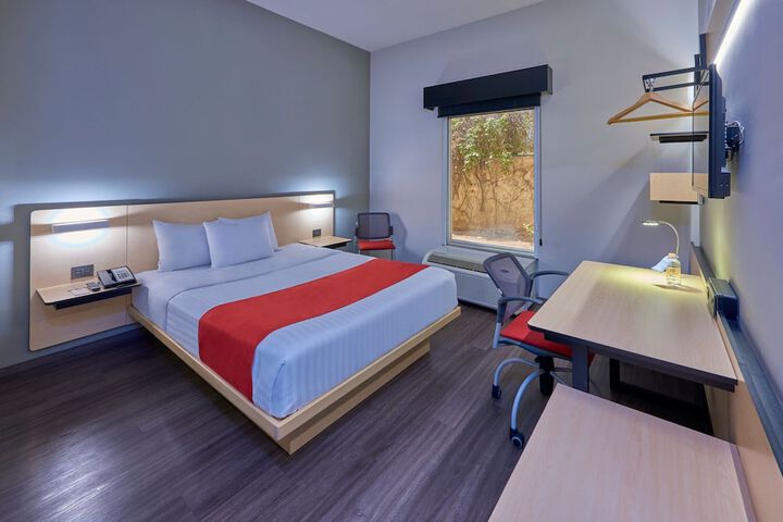 Room 13 of 51