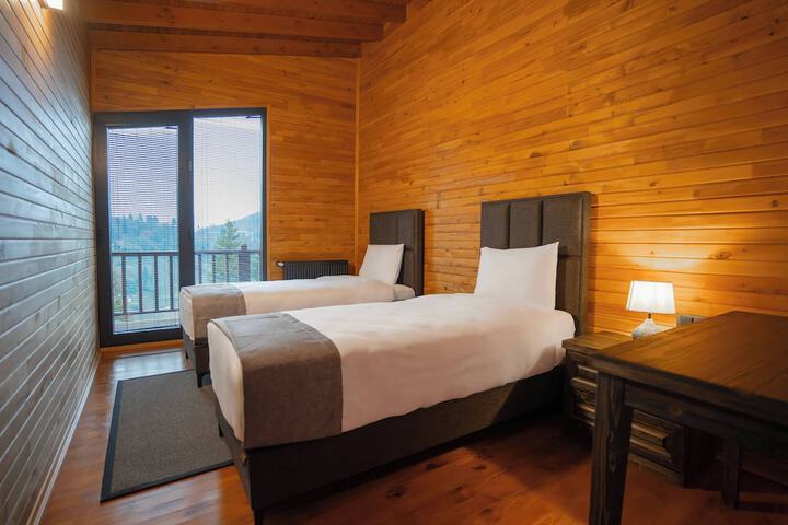Room 3 of 41