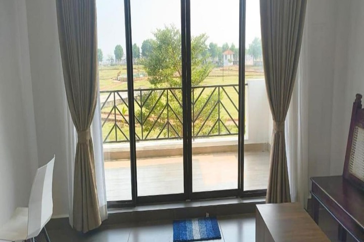 Room 8 of 26