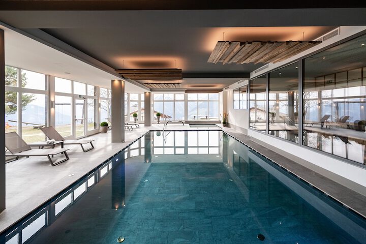 Pool 25 of 63