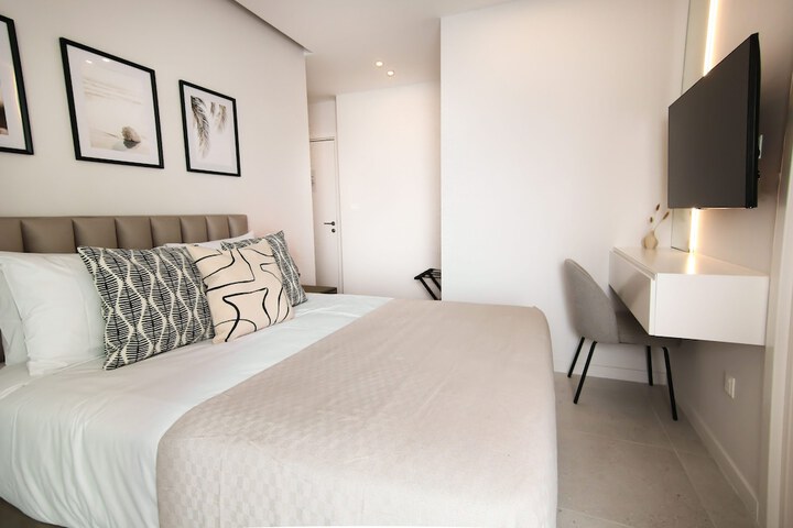 Room 4 of 10