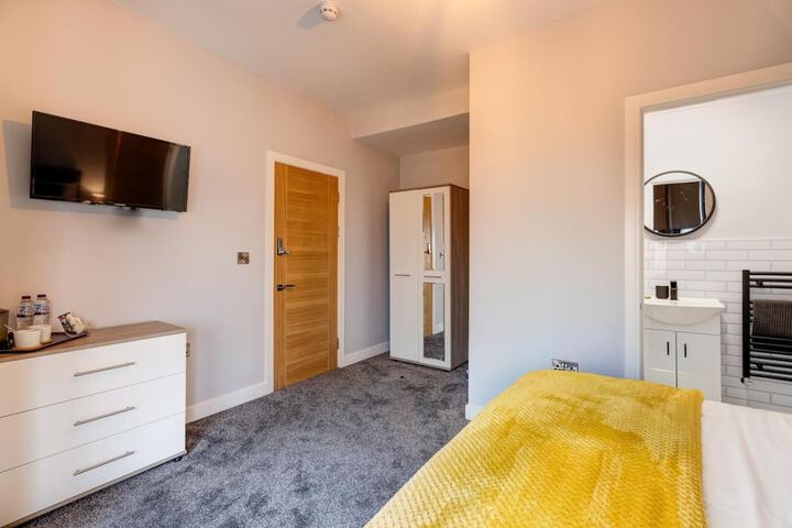 Room 21 of 62