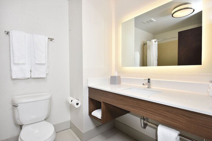 Room 12 of 38