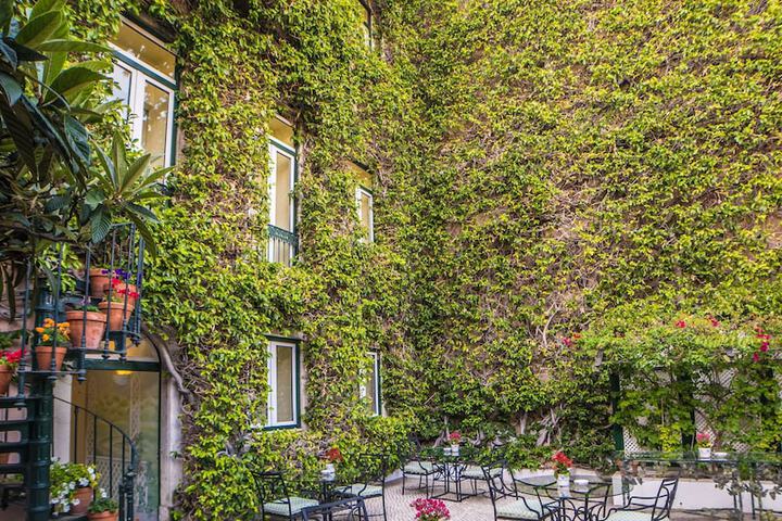Hotel Exterior 62 of 67