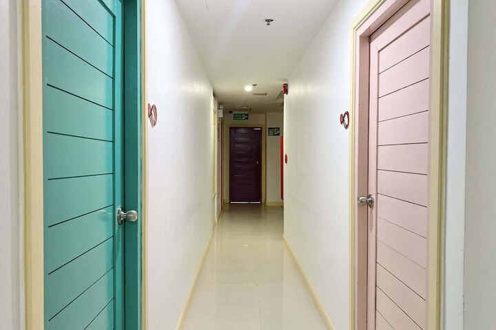 Hotel 3 of 117