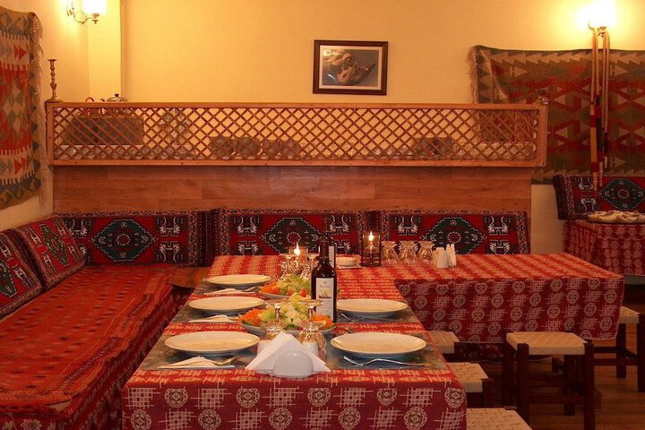 Dining 11 of 44