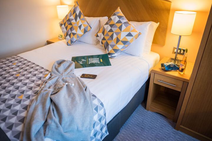 Room 16 of 162