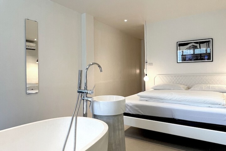 Room 7 of 41