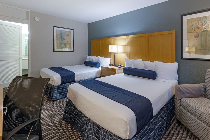 1 Queen Bed (14 of 20)