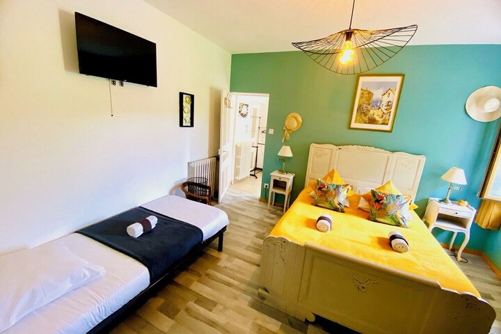 Room 8 of 27