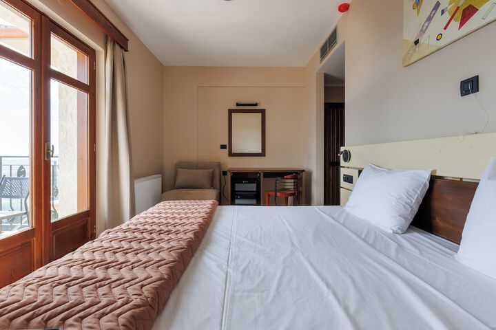 Room 14 of 40