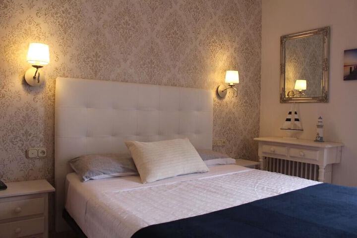 Room 6 of 36