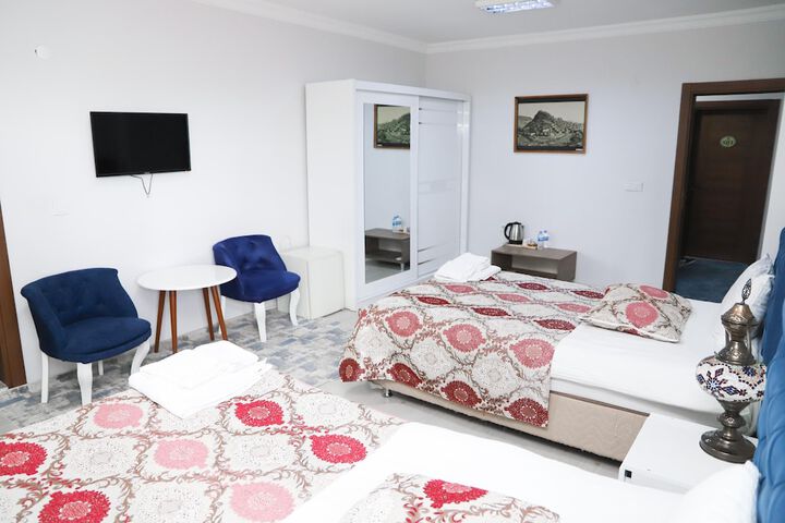 Room 16 of 33