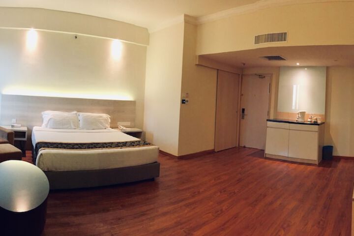 Room 7 of 61