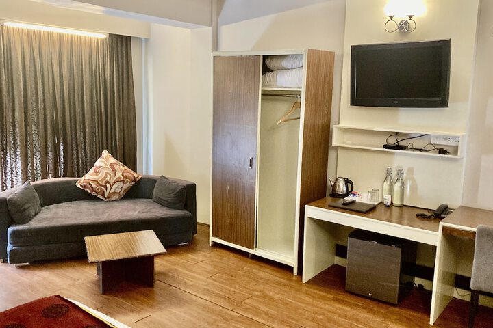 Room 44 of 61