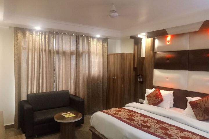 Room 12 of 61