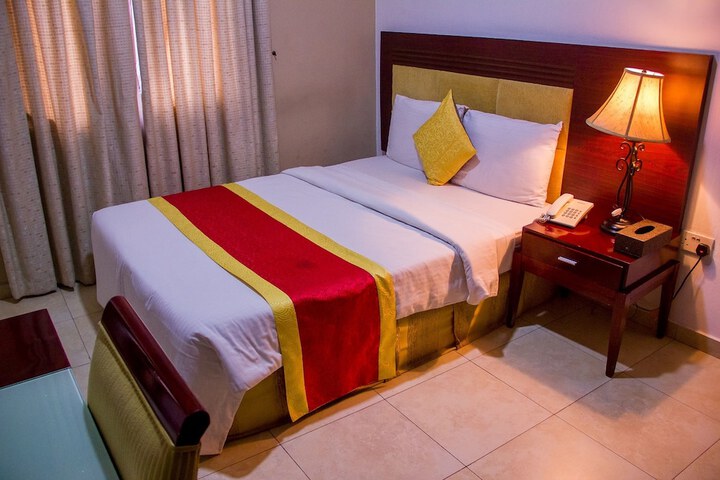 Room 4 of 45