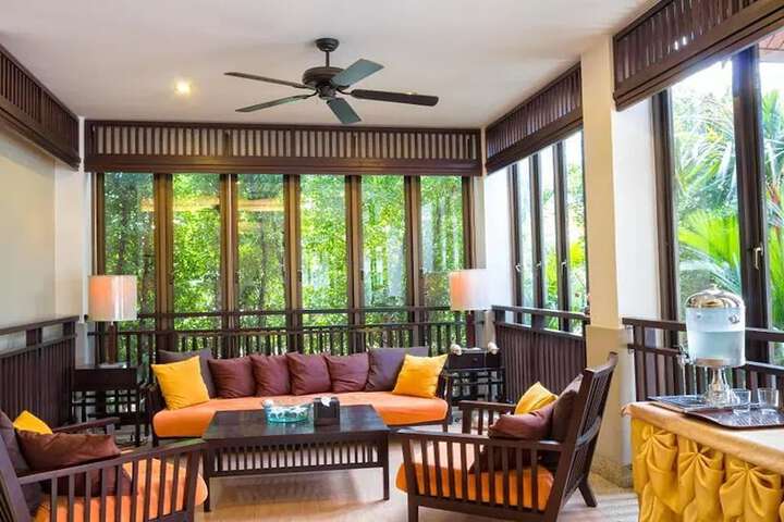 Guest Lobby