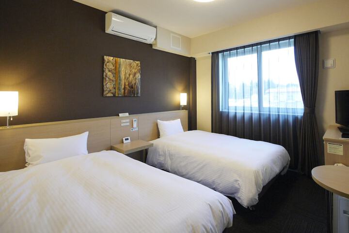 Room 5 of 25