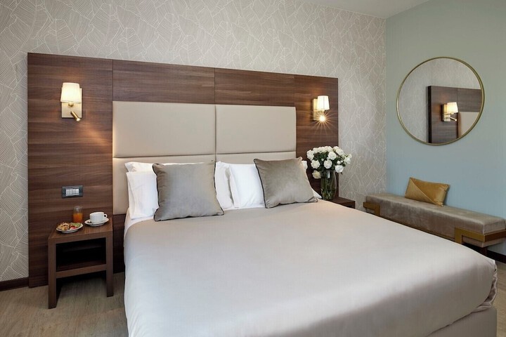 Room 8 of 30