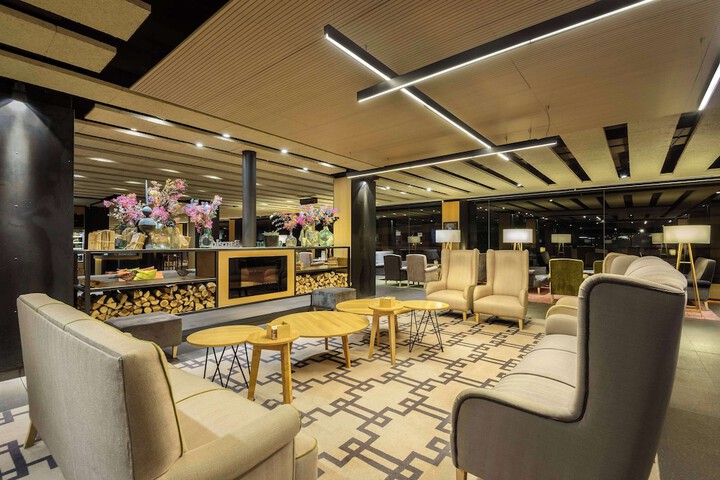 Guest Lobby