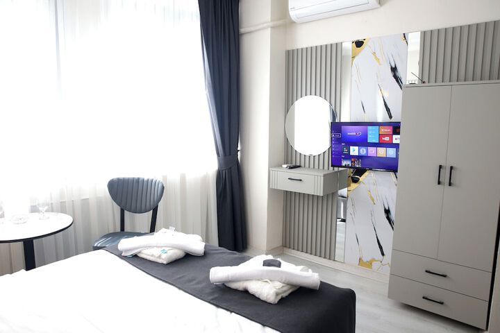 Room 3 of 9