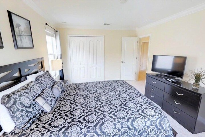Room 6 of 53