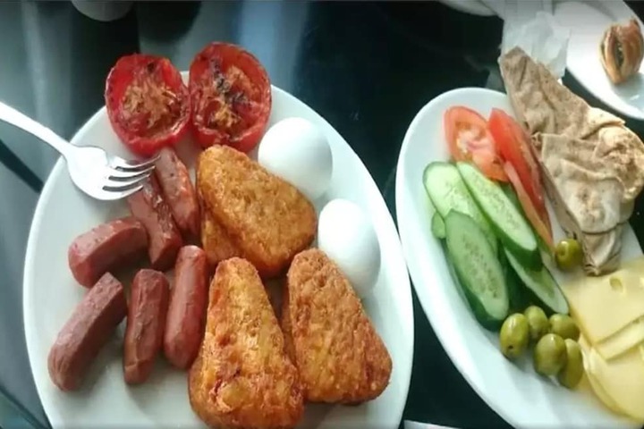 Breakfast meal