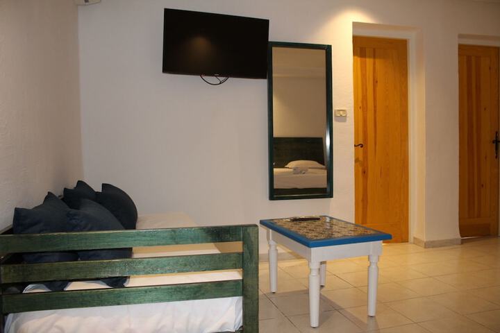 Room 73 of 153