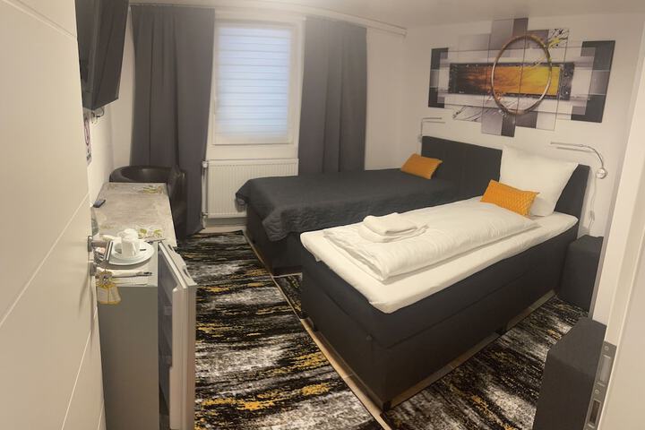 Room 16 of 41