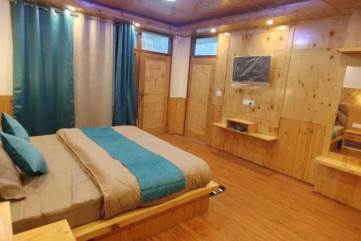Room 9 of 36