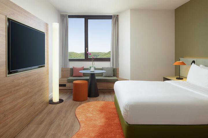 Room 81 of 146