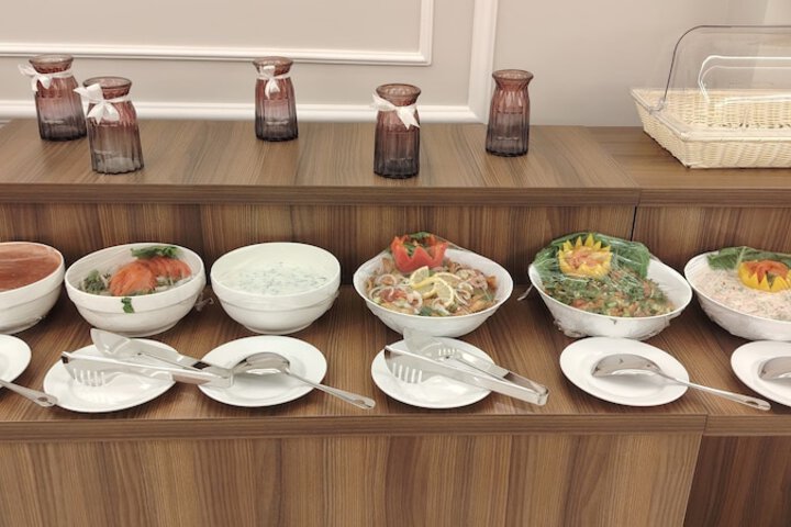 Dining 21 of 28
