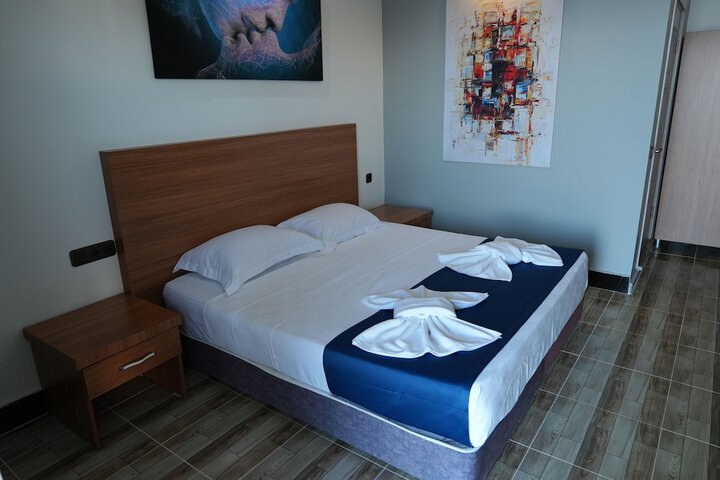 Room 6 of 29