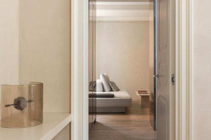 Room 15 of 60