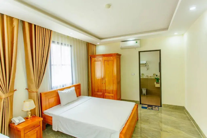 LAN TƯỜNG HOTEL