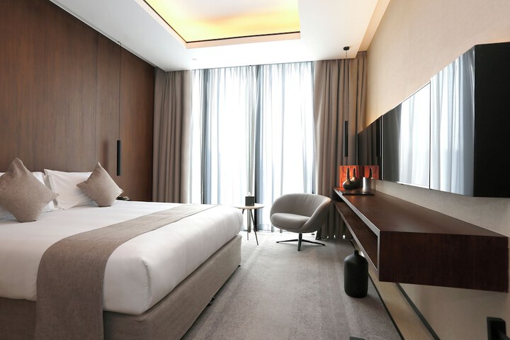 Room 5 of 49