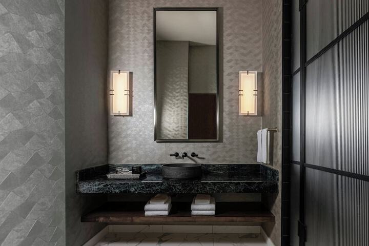 Room 43 of 94