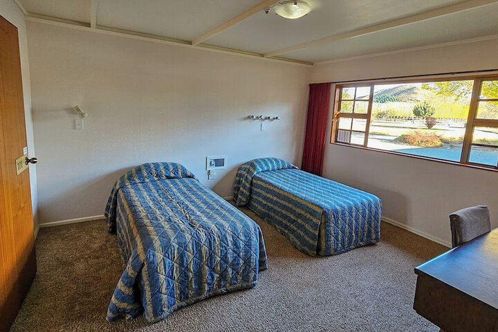 Room 6 of 24
