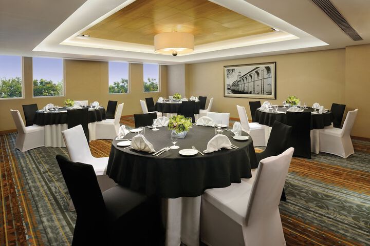 Ballroom/Hall 63 of 77