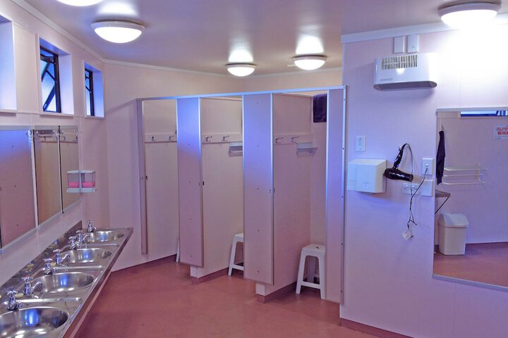 Room 6 of 11
