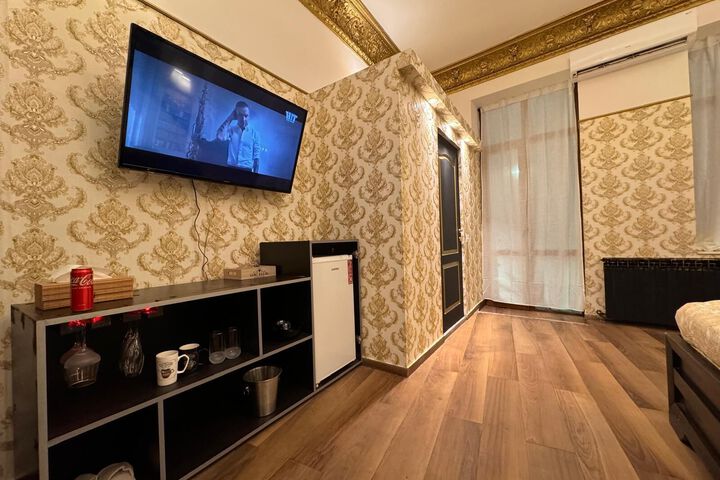 Room 52 of 86