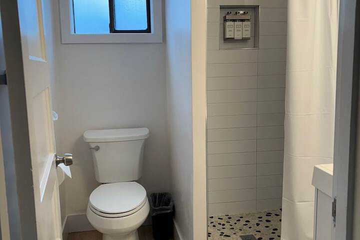 Room 105 of 155