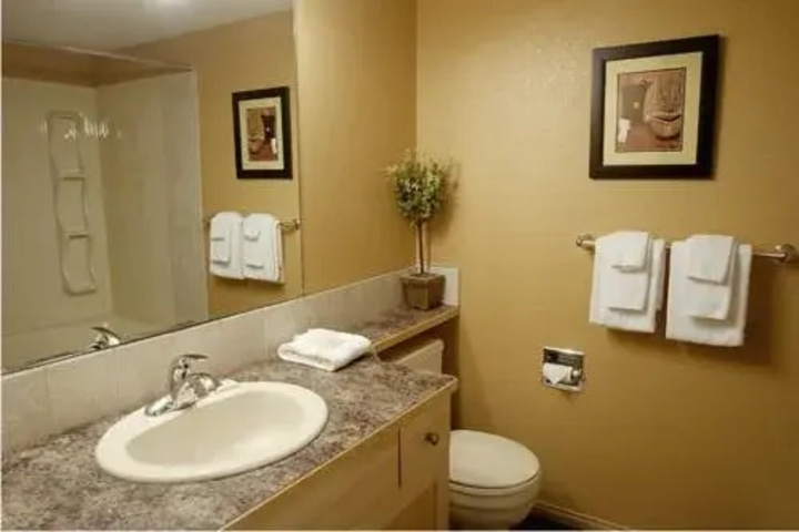 Room 7 of 13